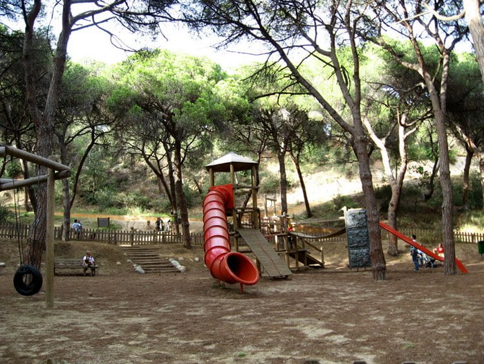 Детская зона в парке