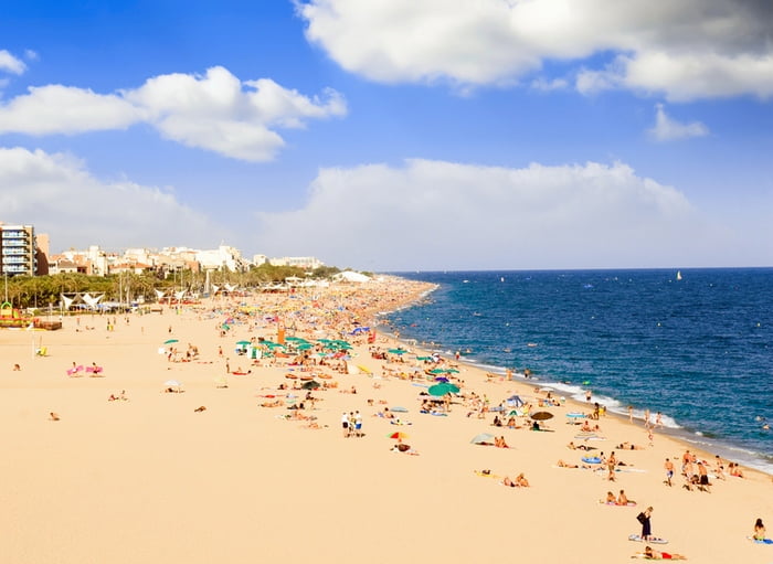 Центральный пляж курорта