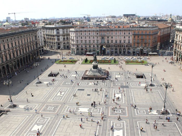 Вид на площадь с крыши собора