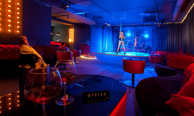 Клуб Office Strip Club